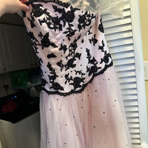 PROM SEASON 🌟💥 pink and black prom/party dress - Picture 4 of 8
